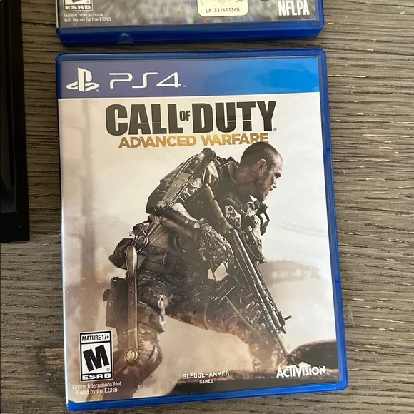 Sony PlayStation 4  (PS4) gaming console bundle - Picture 7 of 8